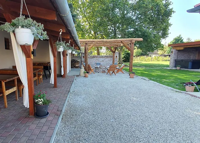 Апартаменты Joy's apartman Molnári *